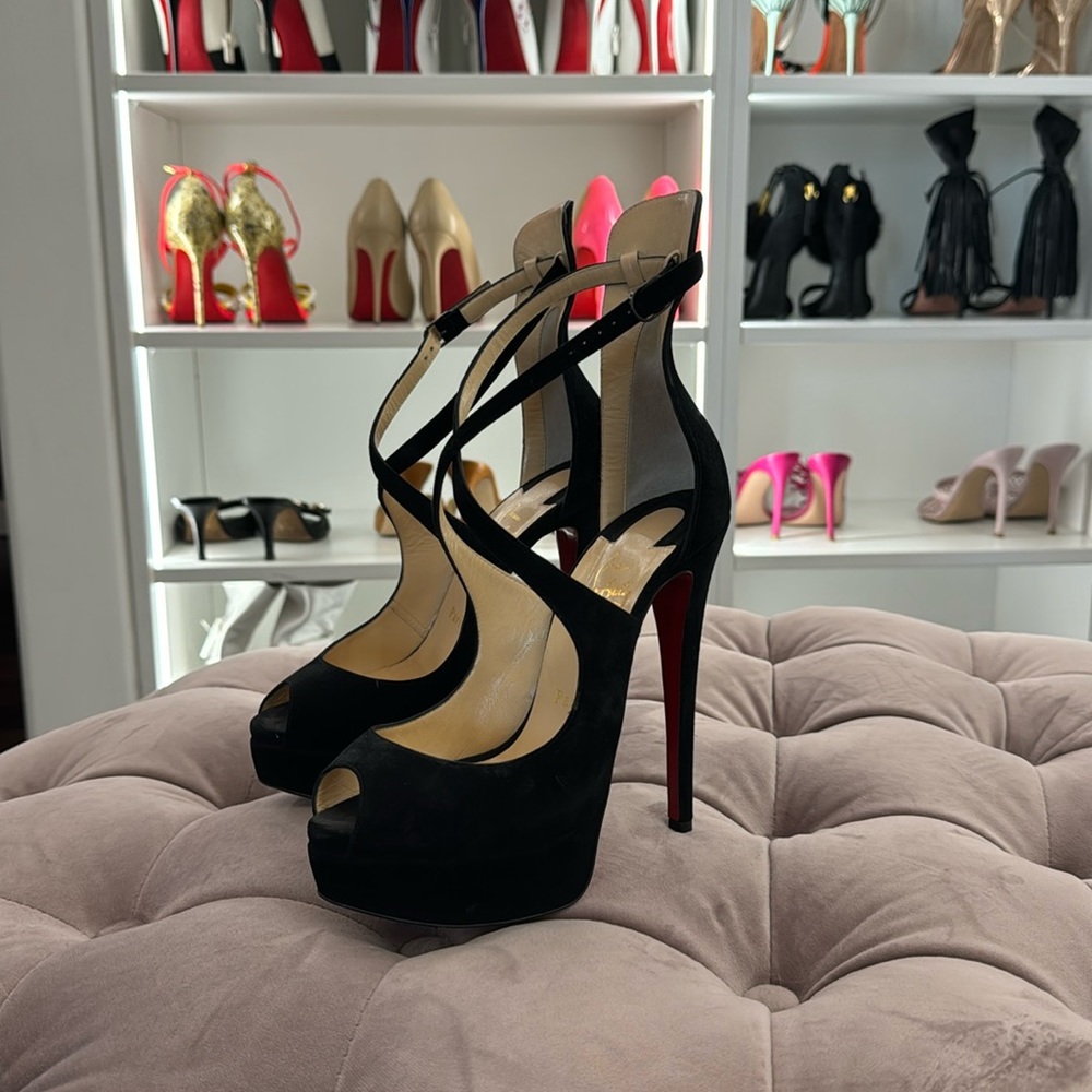 Christian Louboutin! Authenticity guarantee